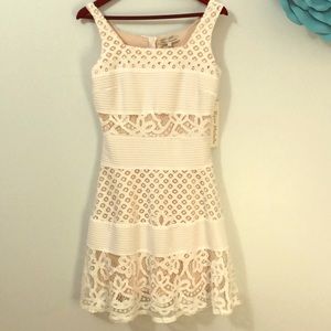 STUNNING off-white lace dress- never worn - Large